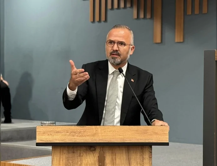 AK Parti İzmir Grup Başkan Vekili Hakan Yıldız: “Çankaya Otoparkı için 3 yıl neden işletme sürdü, İzmir’i hizmetsizlikle cezalandırmayın”