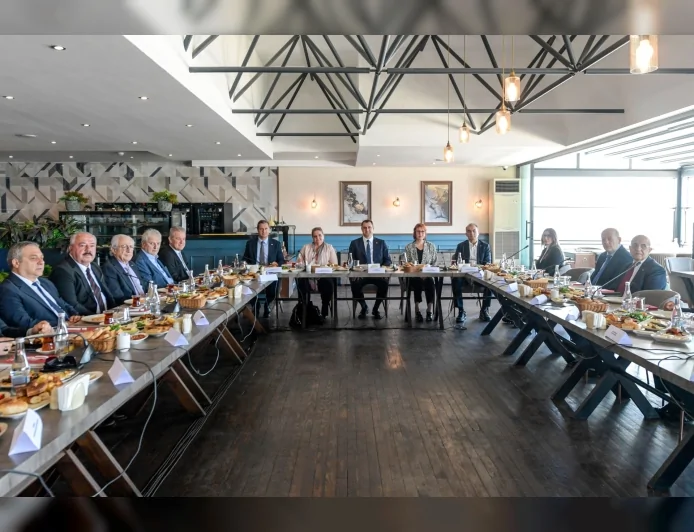 CHP İzmir İl Başkanı Çağatay Güç: “Türkiye’yi krizden çıkaracak programımızı iş dünyasıyla birlikte şekillendiriyoruz”