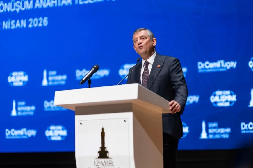CHP Genel Başkanı Özgür Özel İzmir’de toplu açılış töreninde “İyi ki İzmir var, Türkiye daha güzel günler görecek” dedi