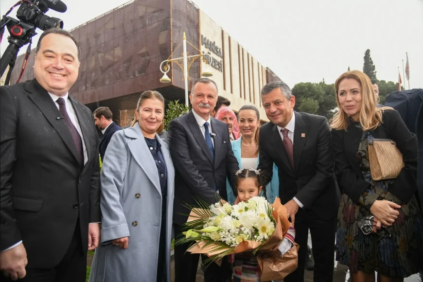 CHP Genel Başkanı Özgür Özel Manisa’da Yunusemre projelerinin açılışını yaptı