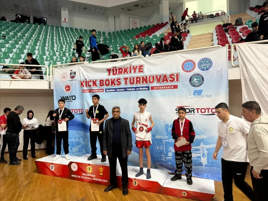 Diyarbakır’da Düzenlenen Kick Boks Türkiye Şampiyonası’nda Adıyamanlı Sporcular Madalyalarla Döndü