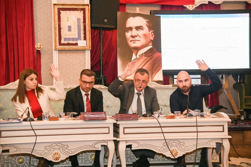 Yunusemre Belediye Başkanı Semih Balaban başkanlığında Nisan meclisinde 46 madde karara bağlandı