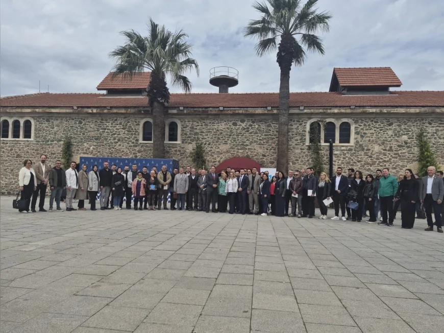 Basın İlan Kurumu İzmir’de mevzuat eğitimi düzenledi sektöre “etik ve dijital uyum” mesajı verildi