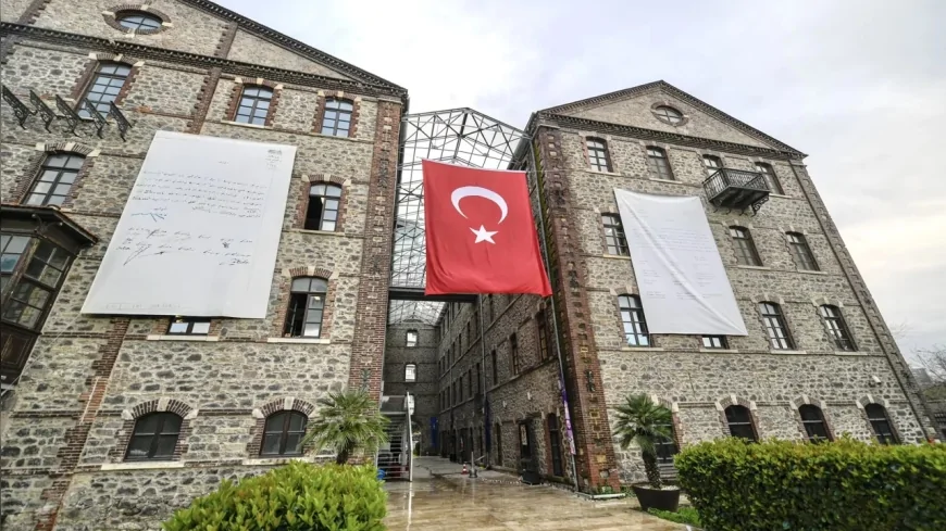 Meslek Fabrikası ile ilgili konuşan AK Parti Grup Başkanvekili Hakan Yıldız, “İzmir Büyükşehir Belediyesi şapkasını önüne alıp düşünsün.