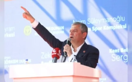CHP Genel Başkanı Özgür Özel: “Genç belediye başkanları taşın suyunu çıkararak halka hizmet ediyor”
