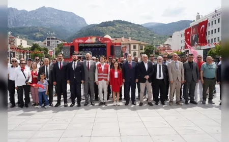 CHP Manisa İl Başkanı İlksen Özalper: “19 Mayıs Bir Milletin Yeniden Ayağa Kalkışıdır”