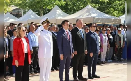Urla’da 19 Mayıs Coşkusu Cumhuriyet Meydanı’nda Gençlerin Gösterileriyle Kutlandı..