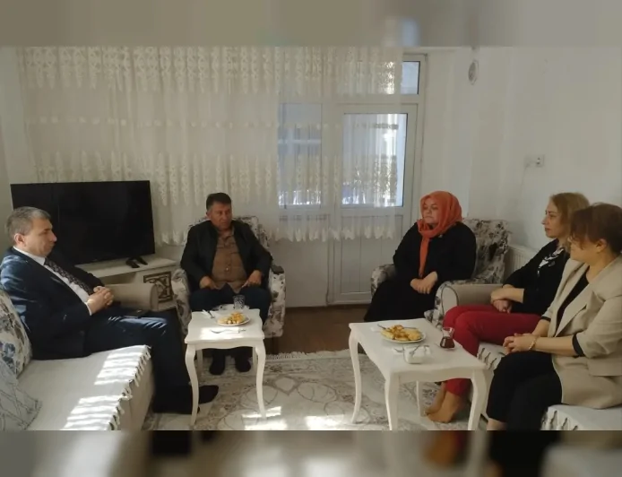 MHP İlçe Başkanı Ercan Kaya ve Parti Heyeti Fenk Mahallesi’nde Taziye Ziyaretinde Bulundu