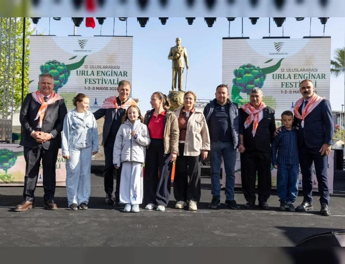 İzmir Urla’da 12. Uluslararası Enginar Festivali kortejle başladı üretim ve gastronomi vurgusu öne çıktı