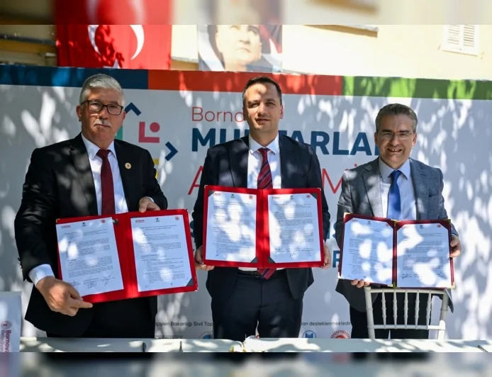 “Muhtarlar toplumun en temel yapı taşıdır.