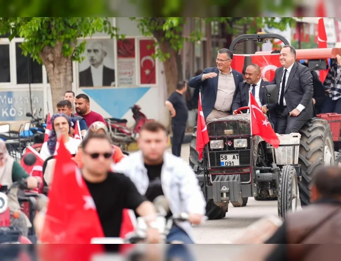 Manisa Büyükşehir Belediyesi 10 Bin Üreticiye 300 Bin Yerli Sebze Fidesi Dağıttı .