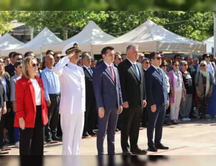 Urla’da 19 Mayıs Coşkusu Cumhuriyet Meydanı’nda Gençlerin Gösterileriyle Kutlandı..