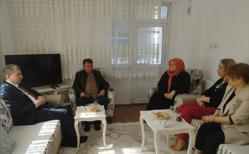MHP İlçe Başkanı Ercan Kaya ve Parti Heyeti Fenk Mahallesi’nde Taziye Ziyaretinde Bulundu
