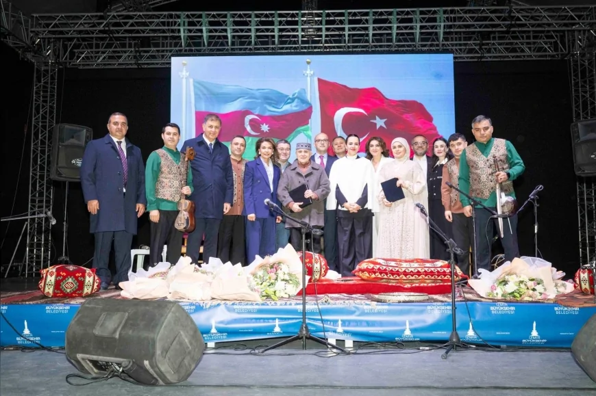 İzmir Büyükşehir Belediye Başkanı Dr. Cemil Tugay: “İzmir ile Bakü kardeşliğini her alanda büyütmeye devam edeceğiz”
