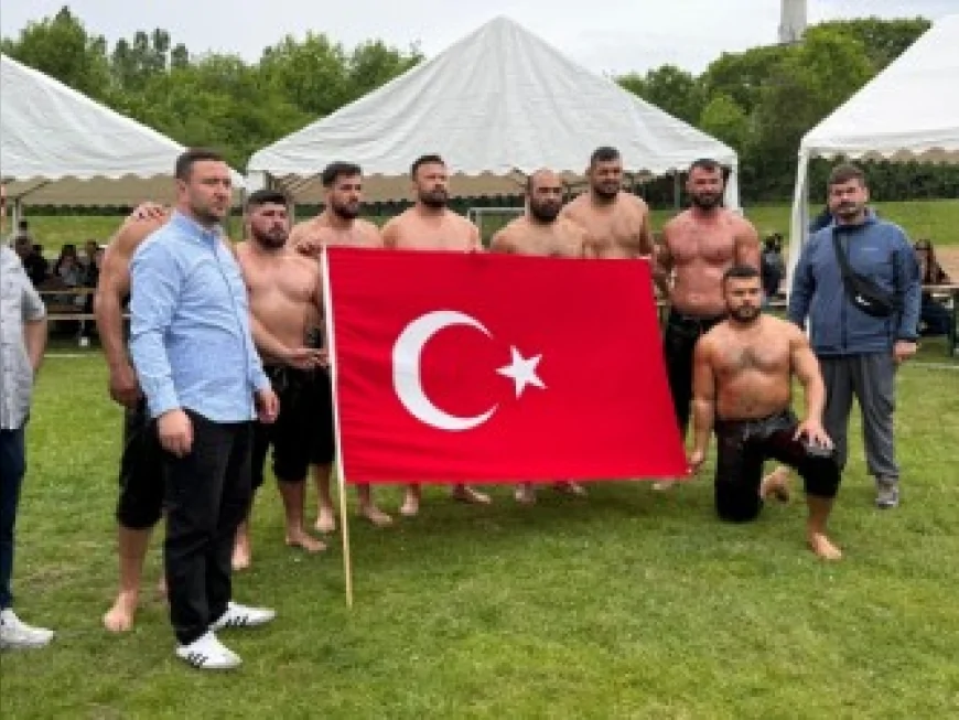 Balıkesir Büyükşehir Belediye Başkanı Ahmet Akın Almanya’da hemşehrileriyle Hıdrellez Şenliğinde buluştu