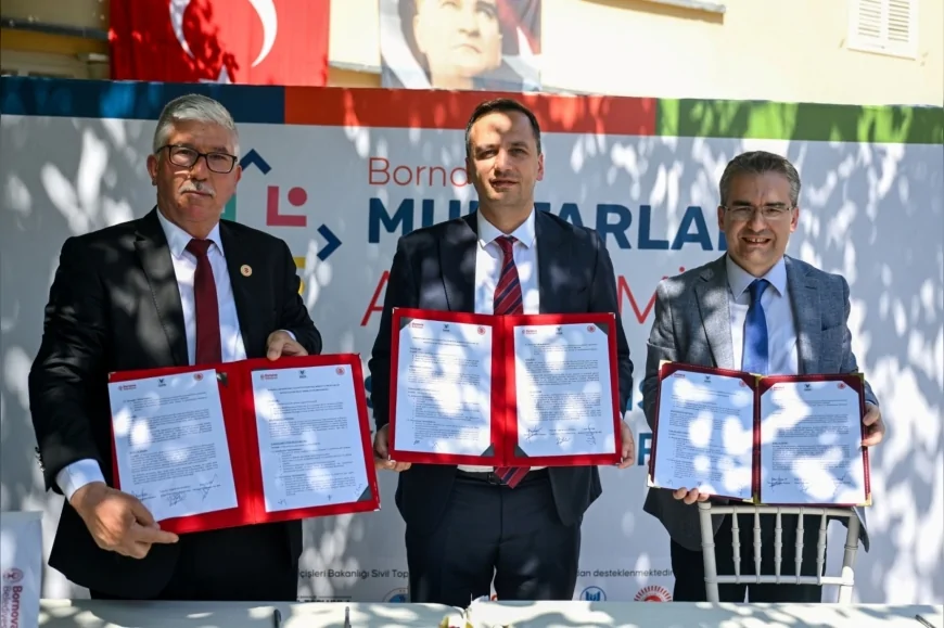 “Muhtarlar toplumun en temel yapı taşıdır.