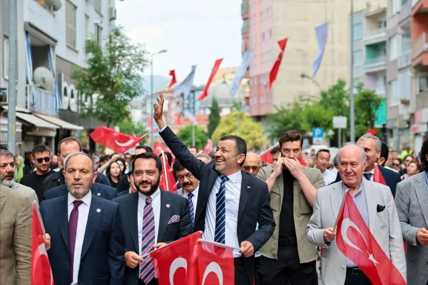 Denizli Büyükşehir Belediye Başkanı Bülent Nuri Çavuşoğlu: “Milli Mücadele ruhunu sonsuza kadar yaşatacağız”