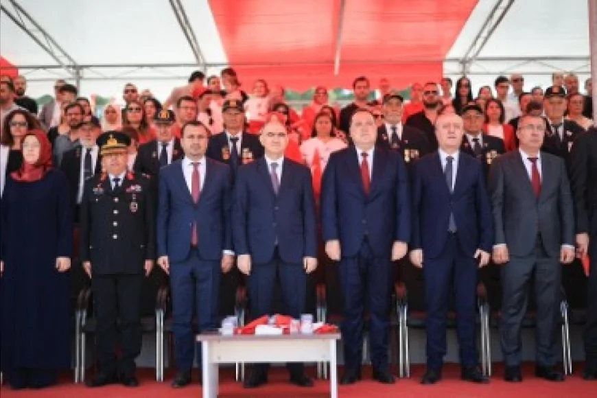 Manisa’da 19 Mayıs Kutlamalarında Gençlerin Gösterileri Cumhuriyet Meydanı’nda Büyük İlgi Gördü.