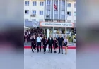 Ülkem Okuyor Derneği bursiyeri Nazlıcan Daşkapan çadırdan okul ikinciliğine uzanan başarıya imza attı