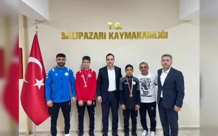 Salıpazarı Kaymakamı Ahmet Faruk Beyazıt başarılı sporcuları ve antrenörlerini ağırladı