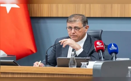 İzmir Büyükşehir Belediye Başkanı Cemil Tugay: “CHP Üyeliğimden İstifa Ediyorum, Görevimi Bağımsız Sürdüreceğim”
