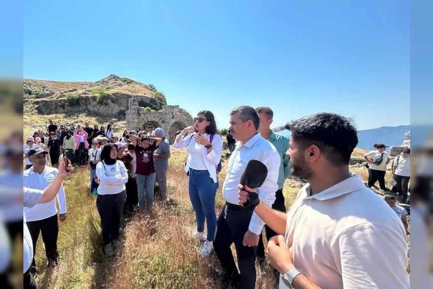 “Kremna Canlanıyor” Projesiyle 520 Öğrenci Antik Kentin Tarihiyle Buluştu