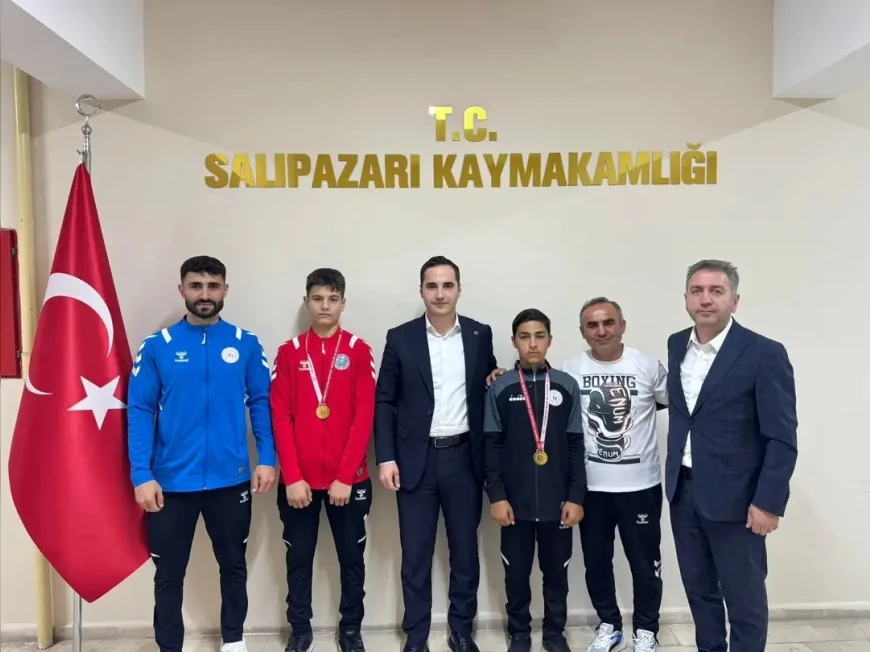 Salıpazarı Kaymakamı Ahmet Faruk Beyazıt başarılı sporcuları ve antrenörlerini ağırladı