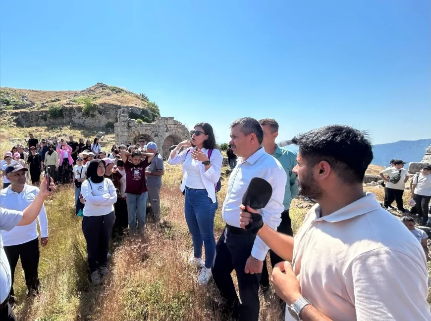 “Kremna Canlanıyor” Projesiyle 520 Öğrenci Antik Kentin Tarihiyle Buluştu