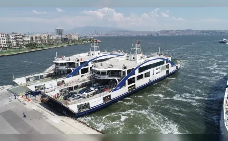 İZDENİZ'in Bostanlı–Üçkuyular ek arabalı vapur seferleriyle yaklaşık 20 bin araç kara trafiğine çıkmadı