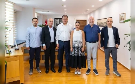 İzmir Büyükşehir Belediye Başkanı Dr. Cemil Tugay Seferihisar'da projeleri değerlendirdi ve iş birliği mesajı verdi.
