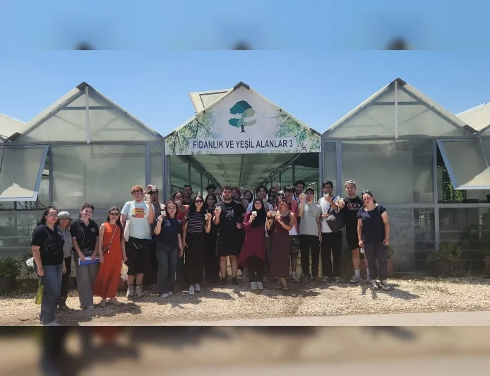 Eskişehir Büyükşehir Belediyesi Yerel Tohum Üretim Merkezi AIESEC öğrencilerine sürdürülebilir üretim çalışmalarını tanıttı