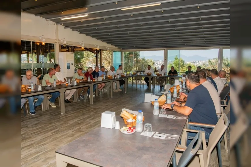 Kuşadası Belediye Başkan Vekili Tahsin Demirtaş Mahalle Muhtarlarıyla İlçenin Öncelikli İhtiyaçlarını Değerlendirdi.