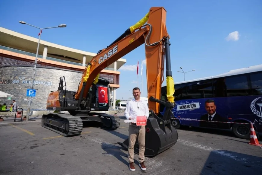 Akhisar Belediye Başkanı Ekrem Kayserili: “Güçlenen araç filomuzla daha hızlı ve kaliteli hizmet sunacağız”