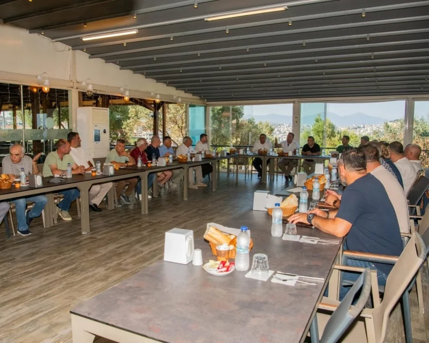 Kuşadası Belediye Başkan Vekili Tahsin Demirtaş Mahalle Muhtarlarıyla İlçenin Öncelikli İhtiyaçlarını Değerlendirdi.