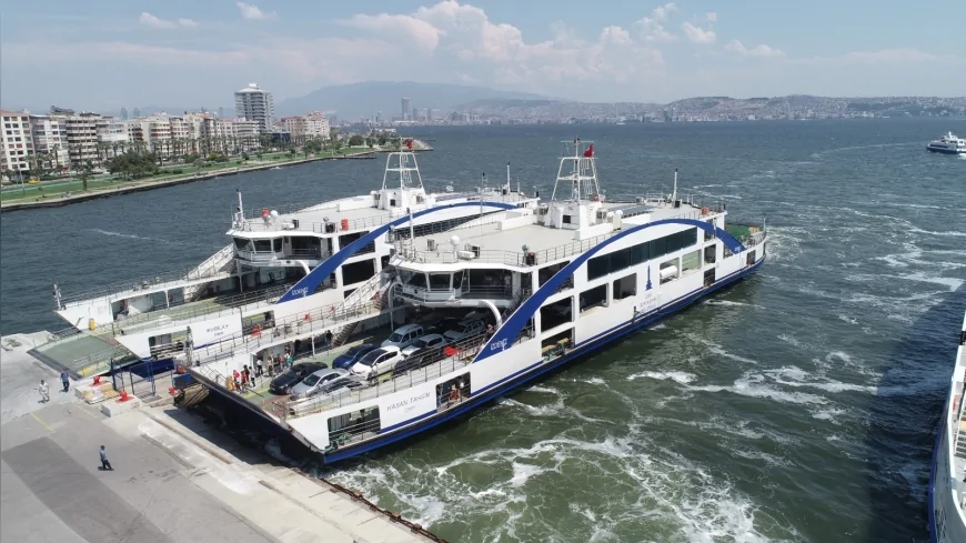 İZDENİZ'in Bostanlı–Üçkuyular ek arabalı vapur seferleriyle yaklaşık 20 bin araç kara trafiğine çıkmadı
