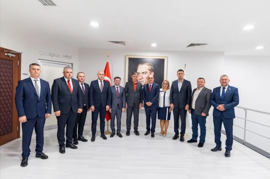 İzmir Büyükşehir Belediye Başkanı Dr. Cemil Tugay: “Dostluğumuzu ortak projelerle büyütmeli, birlikte kalkınmalıyız”