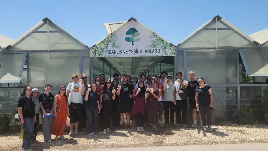 Eskişehir Büyükşehir Belediyesi Yerel Tohum Üretim Merkezi AIESEC öğrencilerine sürdürülebilir üretim çalışmalarını tanıttı