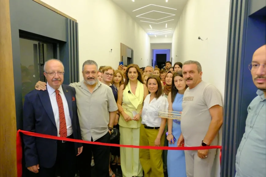ESDALUXE Güzellik Salonu Kepez'de düzenlenen törenle hizmete açıldı