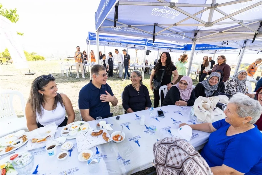 İZMİR BÜYÜKŞEHİR BELEDİYE BAŞKANI DR. CEMİL TUGAY: “MAHALLE BOSTANLARI ÜRETİMİN VE DAYANIŞMANIN GÜÇLÜ ADRESİ OLMAYI SÜRDÜRÜYOR”