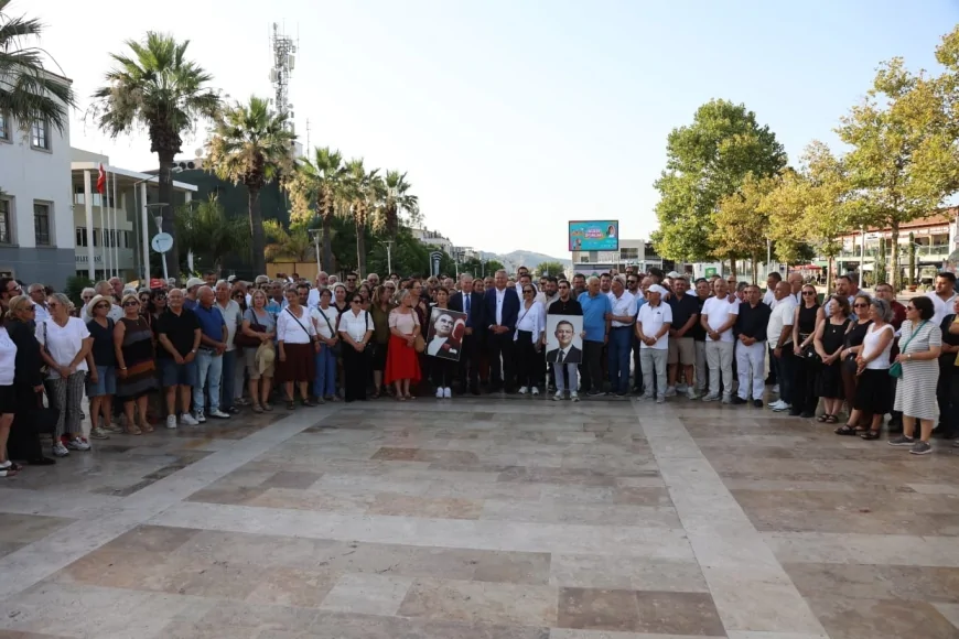 CHP Urla İlçe Başkanı Ahmet Bahri Yalaz: "Mücadelemizi Genel Başkan Özgür Özel'in öncülüğünde kurulacak yeni siyasi yapı içerisinde sürdüreceğiz"