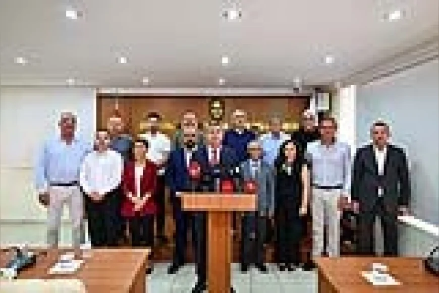 Burdur Belediye Başkanı Ali Orkun Ercengiz: “Belediye Meclis Üyesi Arkadaşlarımla Birlikte Cumhuriyet Halk Partisi Üyeliğimizden İstifa Ediyoruz”