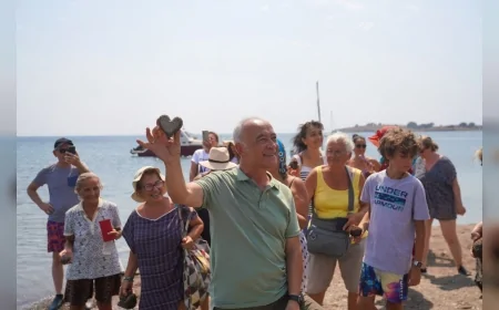 Seferihisar’da Dünya Bokashi Günü’nde Bokashi Topları Akarca kıyılarında denizle buluşturuldu