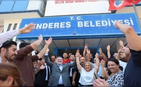 Menderes Belediye Başkan Vekili seçildi: AK Partili Asuman Şen, CHP’li meclis üyelerinin desteğiyle göreve geldi.