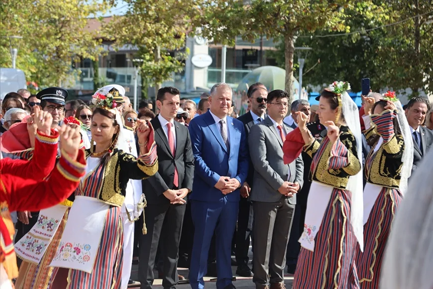Urla’da 30 Ağustos Zafer Bayramı’nın 104. yıl dönümü törenlerle kutlandı..