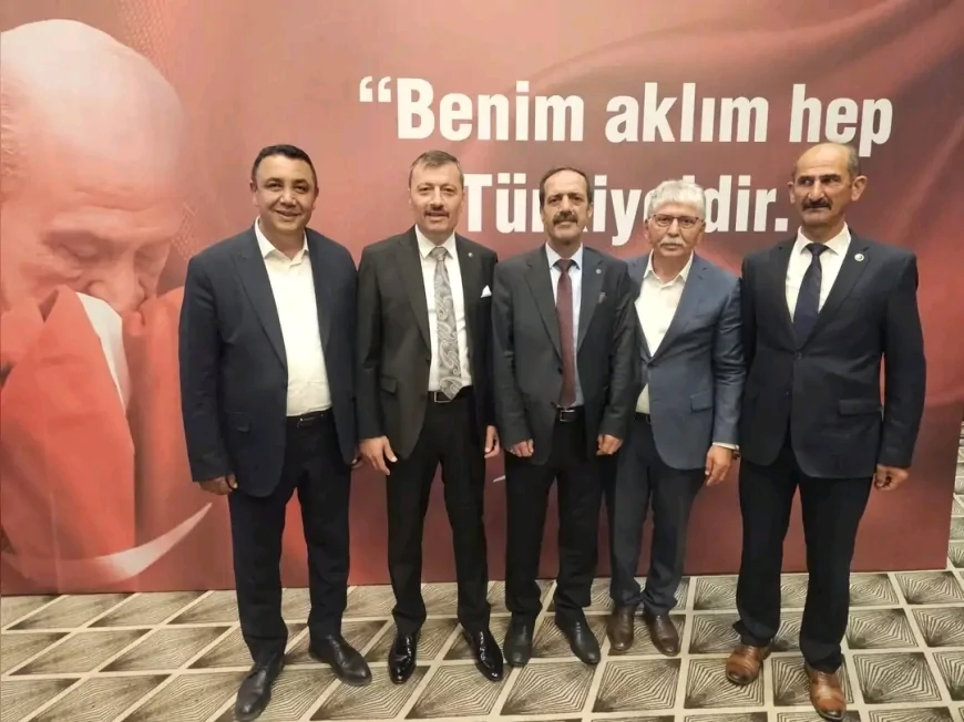 MHP Gümüşhane teşkilatından Trabzon’da birlik mesajı: Mete Kaya ve beraberindeki heyet kongreye katıldı