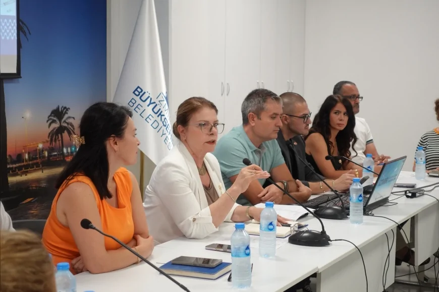 İzmir Büyükşehir Belediyesi, 30 ilçede konut tipi çatı GES başvurularında ortak standart oluşturuyor.