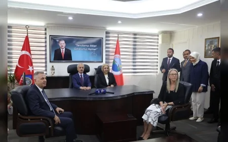 Ulaştırma ve Altyapı Bakanı Abdulkadir Uraloğlu: “Menderes’i Gümüldür’e bağlayan yolun ihalesinin yapılması kararını aldık”