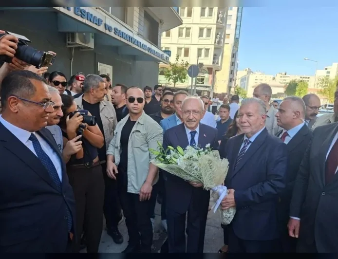 CHP Genel Başkanı Kemal Kılıçdaroğlu: izmir de ziyaretlerde bulundu.