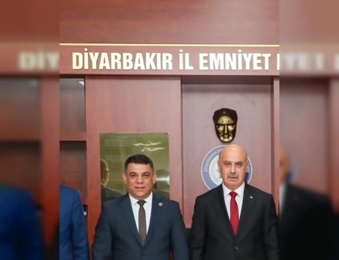 Diyarbakır İl Emniyet Müdürlüğü’nde görev değişimi: Mehmet Çiçek’ten Nurettin Gökduman’a hizmet teşekkürü