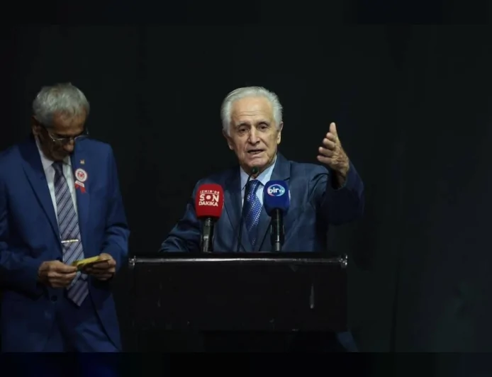 TÜFAD İzmir Şubesi’nin 27. “İnsanlar Yaşarken de Anılmalıdır” Ödülleri sahiplerini buldu
